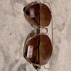 Gold Frame Fashion Aviator Sunglasses